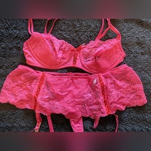 Never worn Victoria's Secret 3 piece garter set
